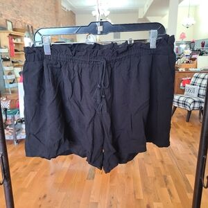 Isabel Maternity Black Shorts Size Medium